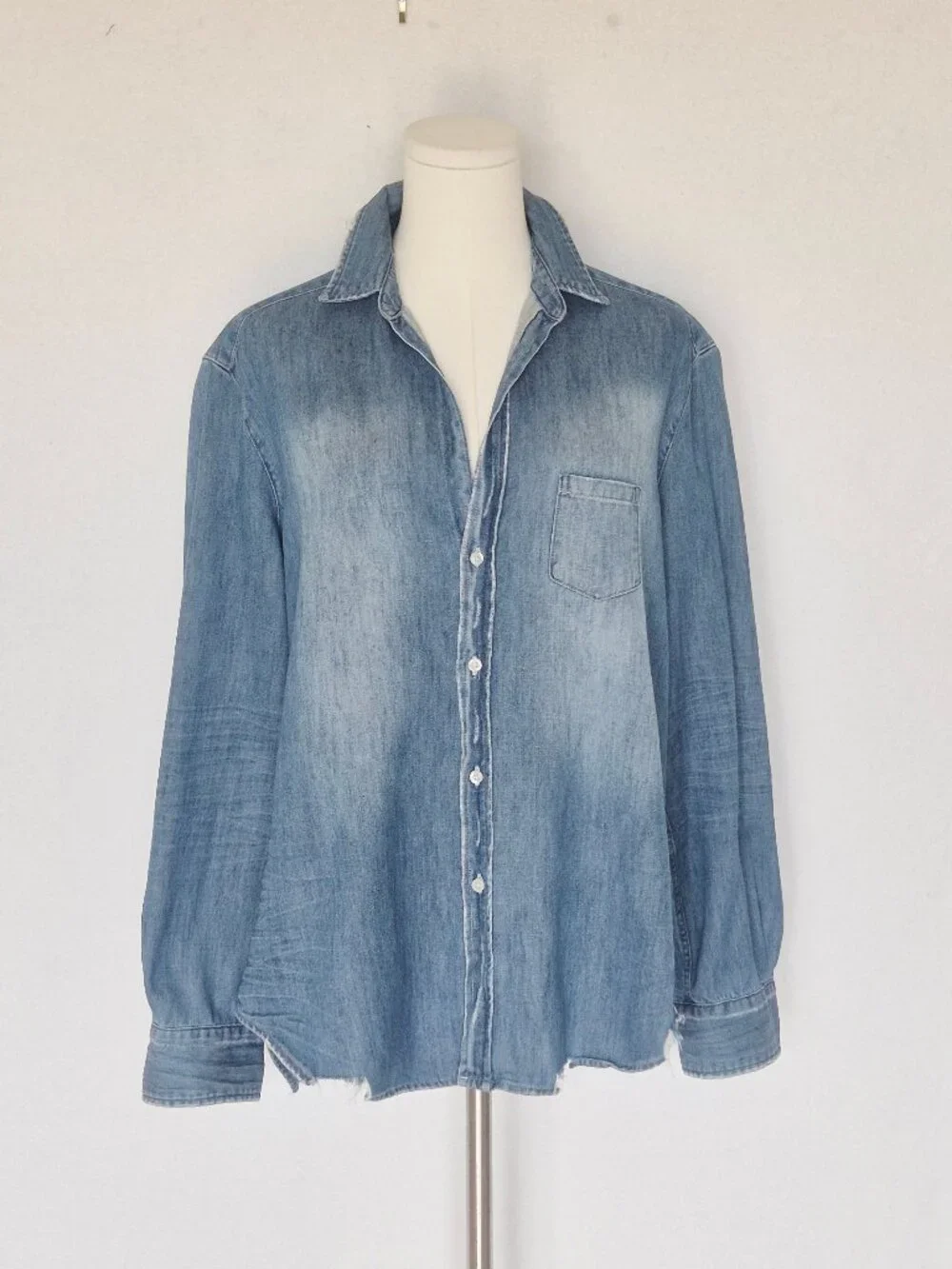 Frank & Eileen $288 Eileen Blue Denim Button-Up Shirt Distressed Vintage Wash - Picture 2 of 16